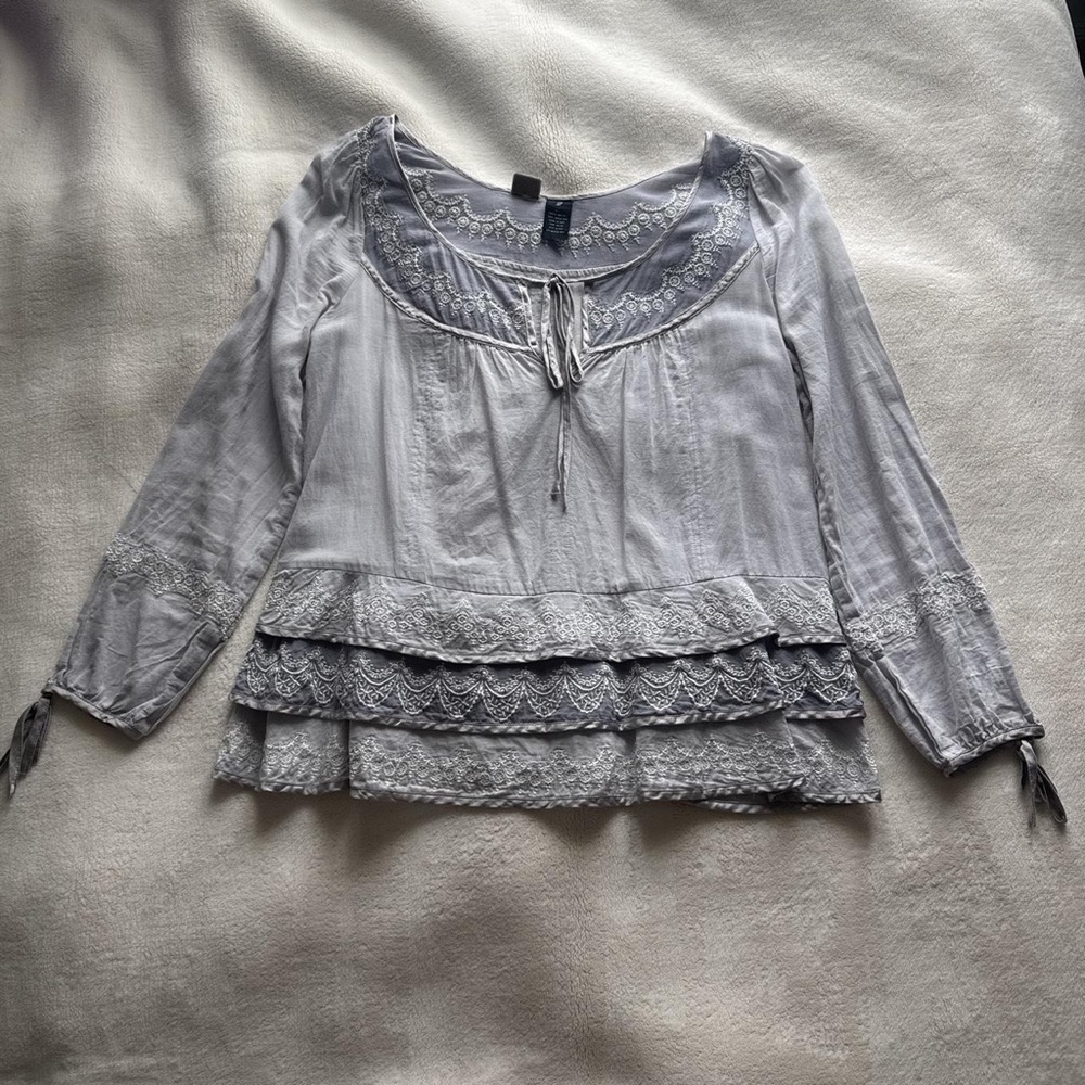 Light Gray Lace-Tiered Peasant Blouse - Women